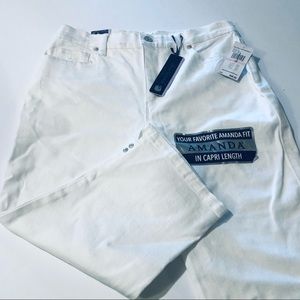 Gloria Vanderbilt Amanda White Capris size 10 P